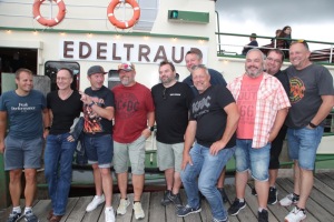 Hard Rock Chiemsee<br />Boneshaker, Black Purple, Deers on Lake<br />MS Edeltraud, Hafen Prien / Stock<br />06.07.2024