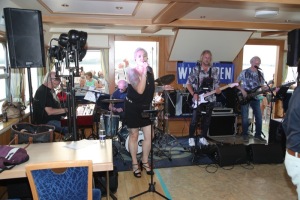 Chiemsee Musikschiff,<br />Grasset 4, Los Chicos, Wide Open<br />MS Edeltraud, Hafen Prien/Stock <br />17.08.2024